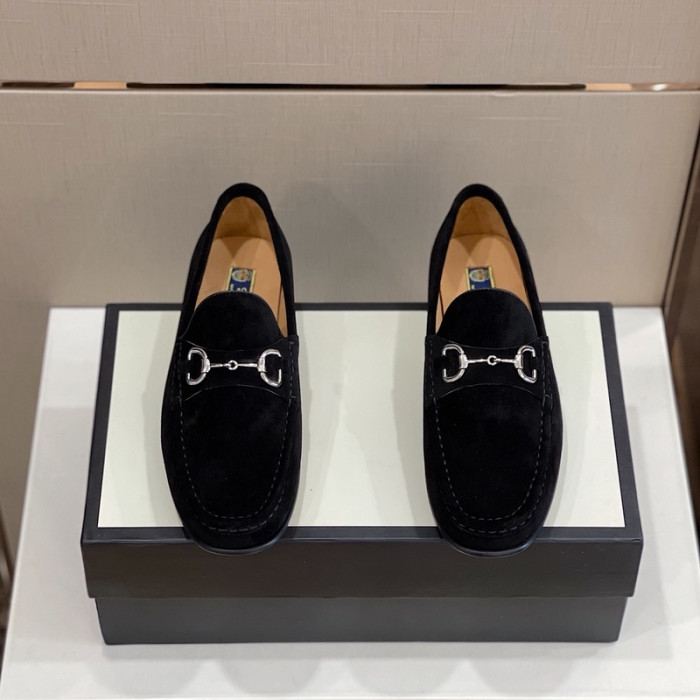 guc loafer