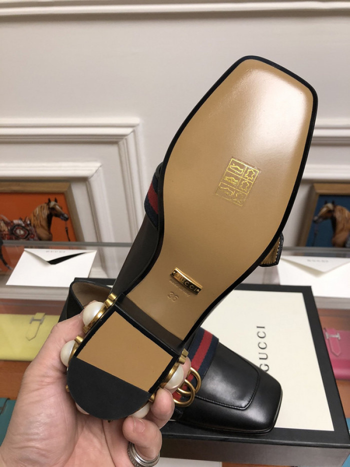 guc loafer