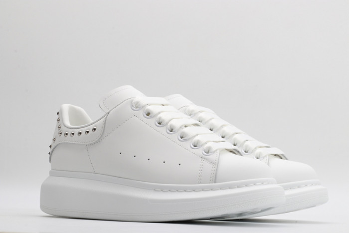 alex mcqu sneakers