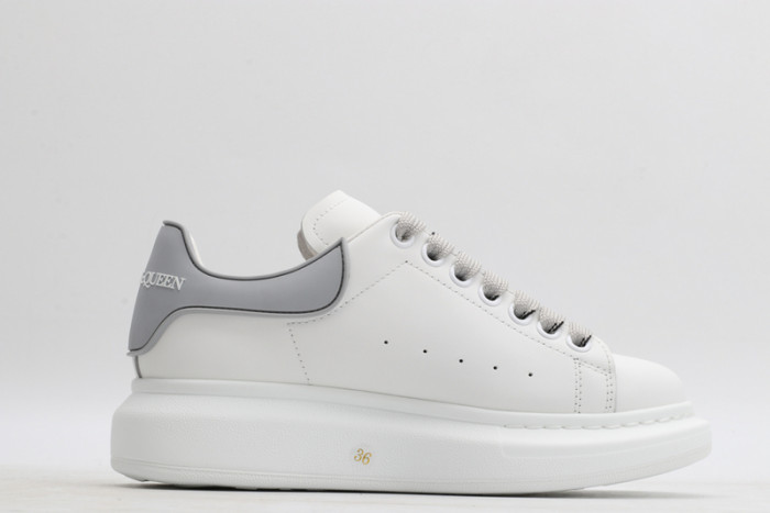 alex mcqu sneakers