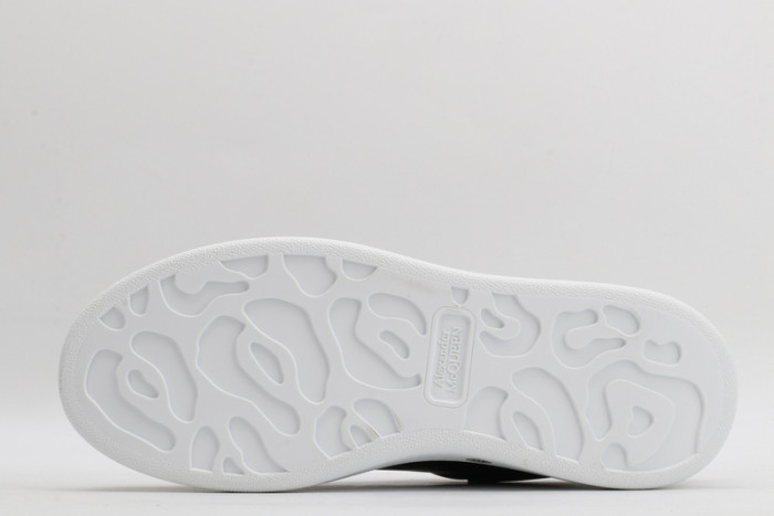 alex mcqu sneakers