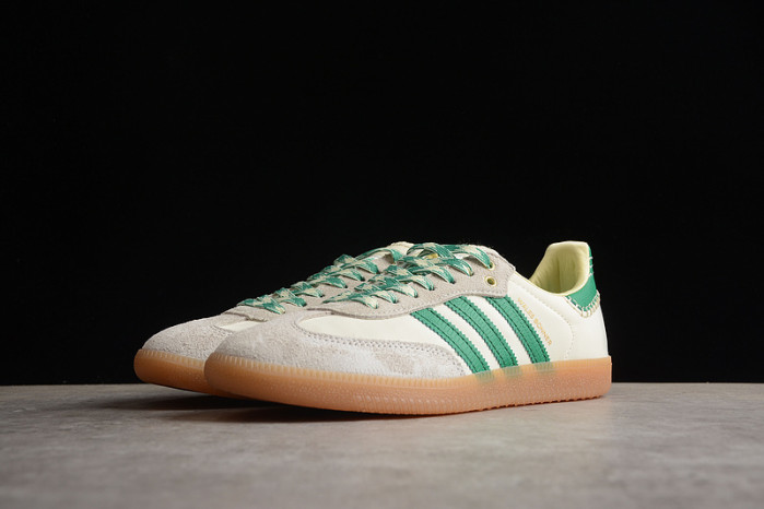 ad low-top sneaker 23031316