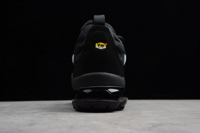nike air vapormax plus triple black 924453-004
