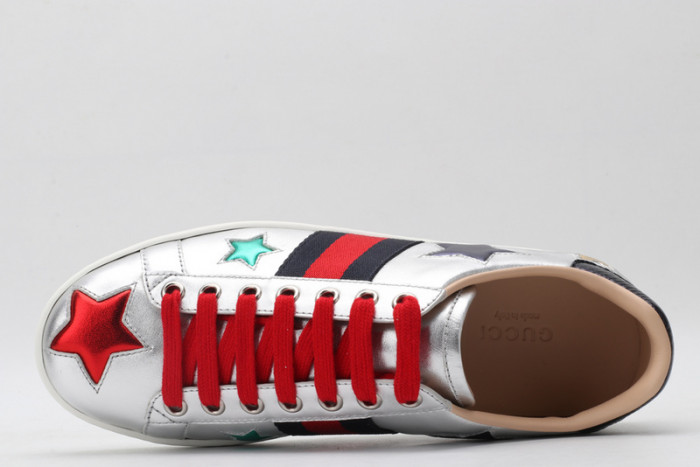 ad low-top sneaker