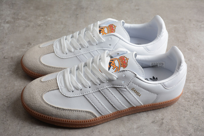 ad low-top sneaker 2303132