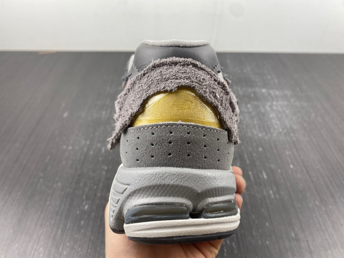 new balance 2002r m2002rdy