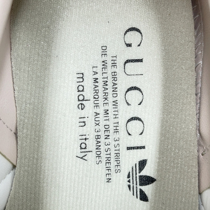 ad low-top sneaker