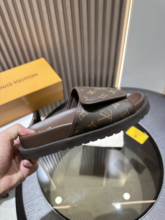 lovt sandal