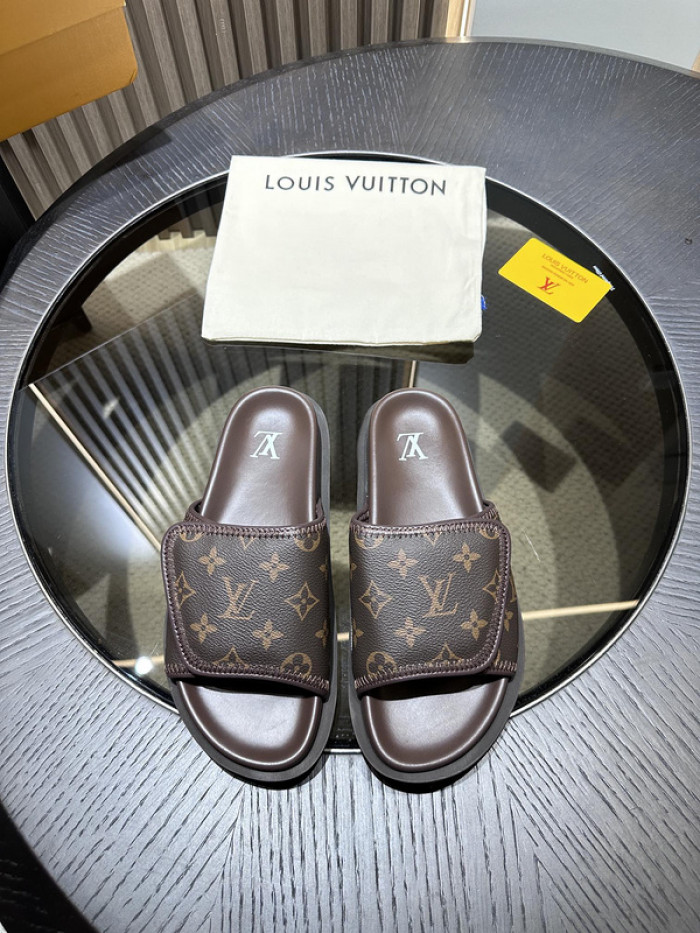 lovt sandal