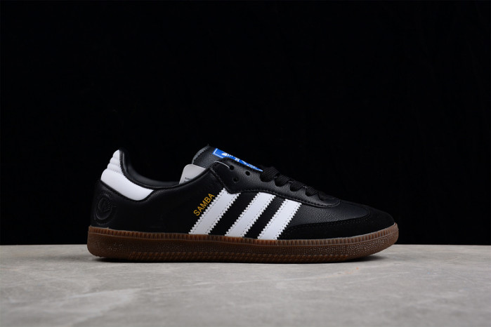 ad low-top sneaker 2303135