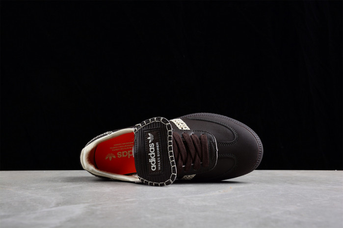 ad low-top sneaker 23031312