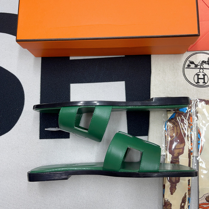 her slides 2306093