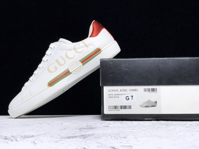gi ace embroidered low-top sneaker h903p100