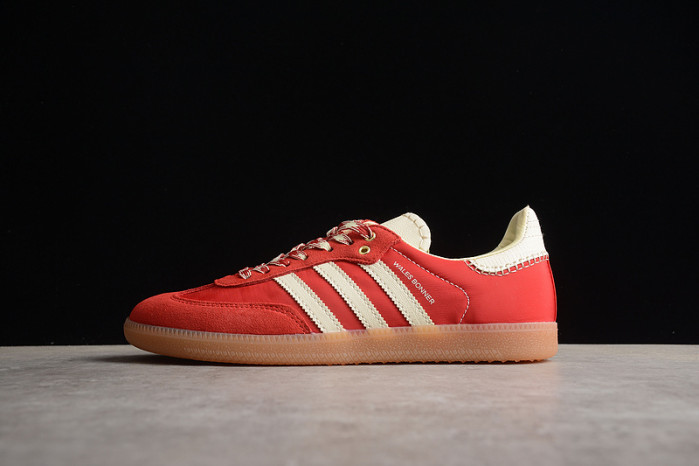 ad low-top sneaker 23031313
