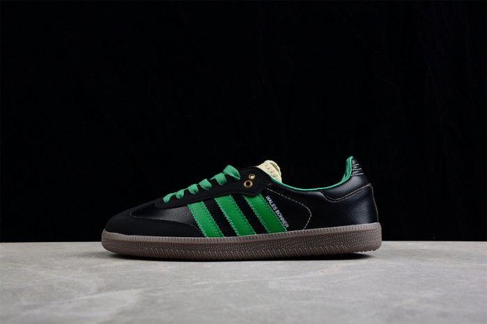 ad low-top sneaker 2303136