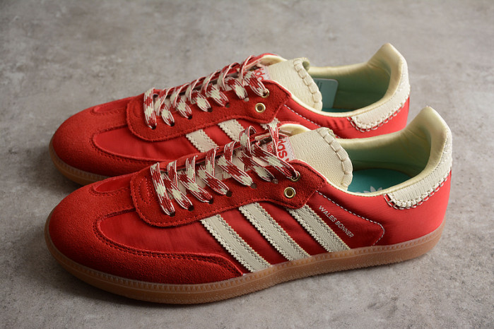 ad low-top sneaker 23031313