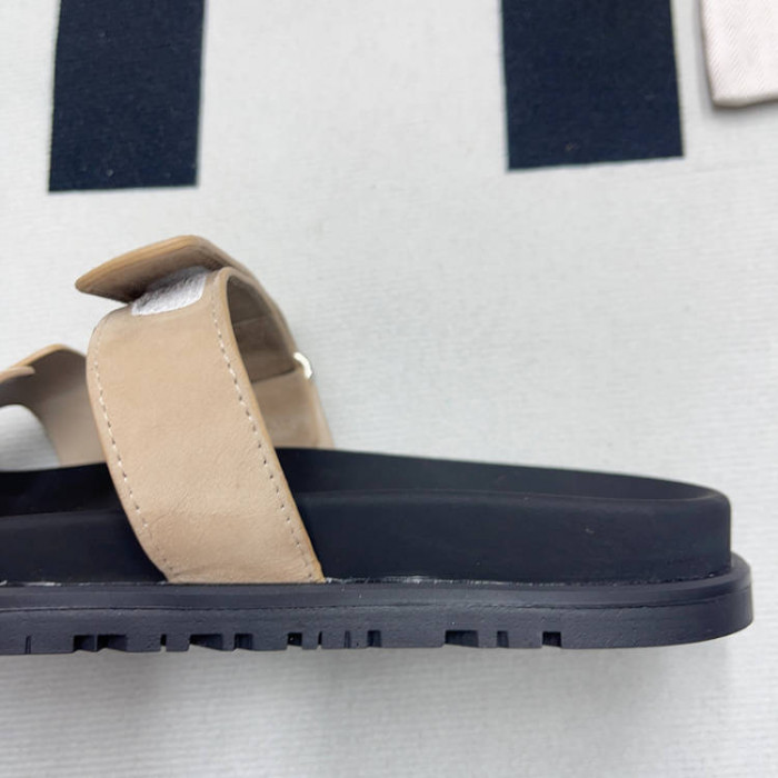 her slides 2307091