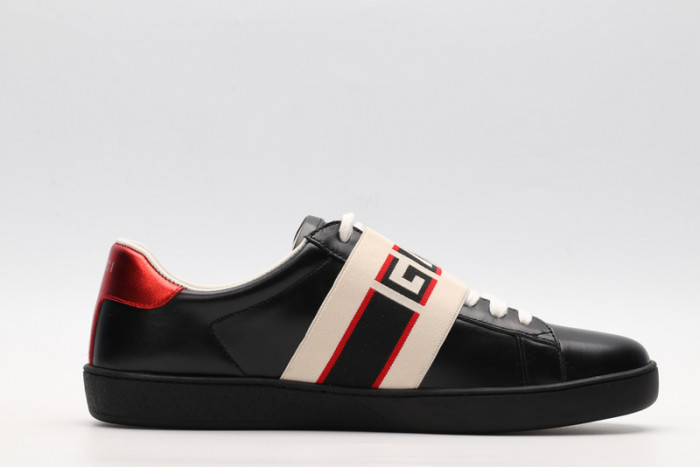 ad low-top sneaker